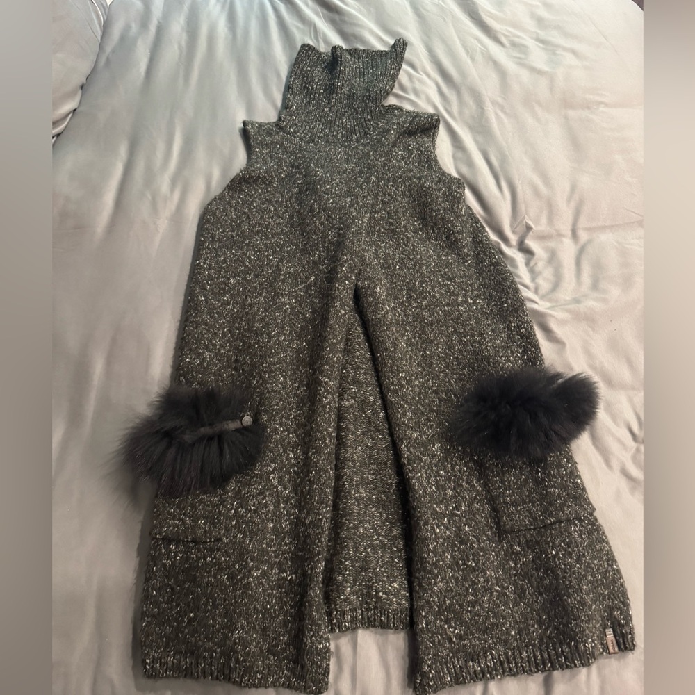 Rudsak turtleneck /cowl neck long open front sleeveless sweater with fur trim